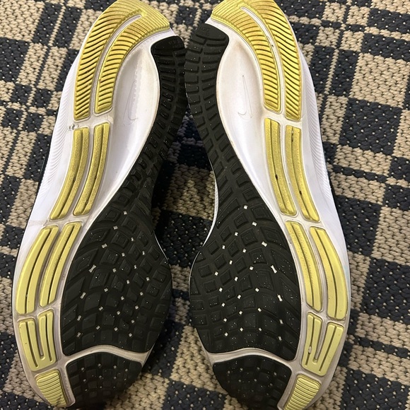 Nike Zoom Pegasus 37 - Women’s U.S. 11 - Picture 4 of 4